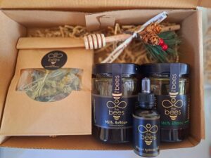 Διάφορα προϊόντα The Bees σε χριστουγεννιάτικη διάθεση