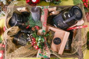 Διάφορα προϊόντα The Bees σε χριστουγεννιάτικη διάθεση