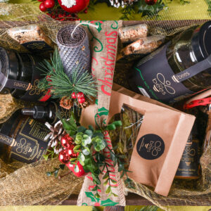 Διάφορα προϊόντα The Bees σε χριστουγεννιάτικη διάθεση